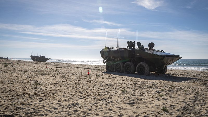 Плавающая боевая машина типа ACV, США